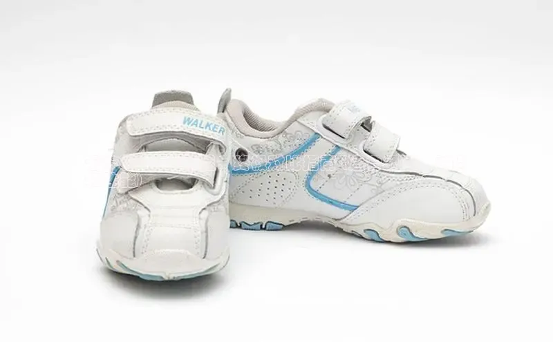 球速app官方入口梯哥哥科技老爹鞋 vs. 运动鞋：终极对比指南 (适合舒适、时尚
和性能)