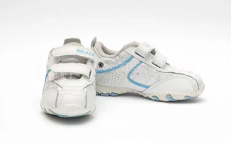 球速体育welcome登录观星盘2024 年爆款银色女孩鞋子：时尚前沿的
闪耀选择