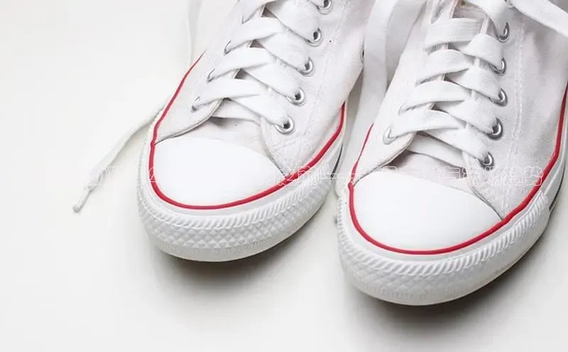 网鞋运动鞋：2025年的时尚之巅——新品首发与市场趋势